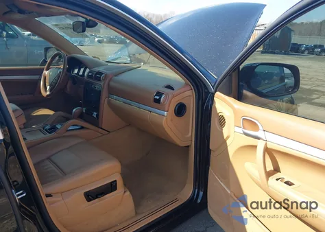 2010 Porsche Cayenne z USA, uszkodzony, nr VIN WP1AA2APXALA04998